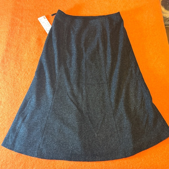 Uniqlo dark gray women wool blend flare skirt NWT - Picture 2 of 10